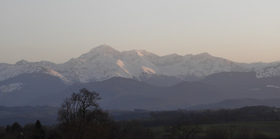 Vue imprenable sur les Pyrénées ....