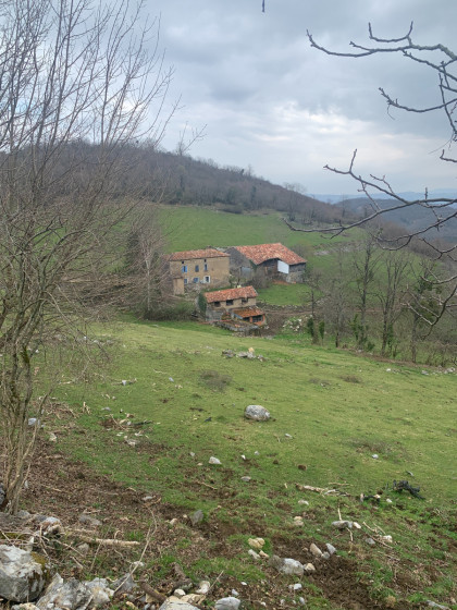 vue intermittente sur la vallée pendant la pontée