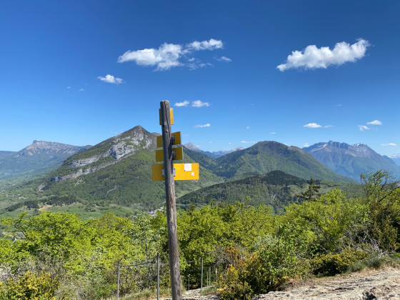 Vue orient&eacute;e sur la Roche du Guet
