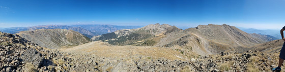 vue panoramique depuis le promontoire après le Pic Roja