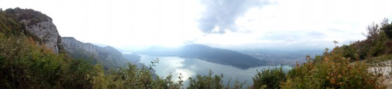 Vue panoramique sur le lac