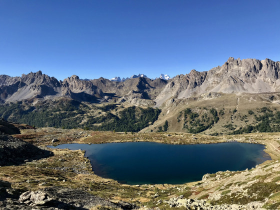 Vue plongeante sur le Lac Laramon