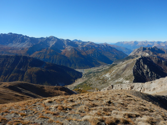 Vue sur Ceillac depuis la Pointe de Rasis