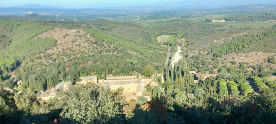 Vue sur l'Abbaye de Fontfroide depuis le belvédère de la Croix