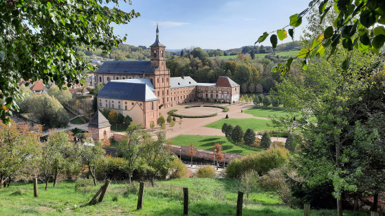 Vue sur l'Abbaye lors de la descente vers Moyenmoutier