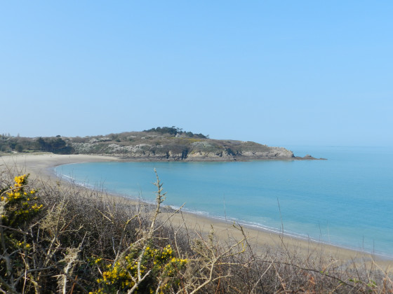 Vue sur l\'Anse du Verger avec, au fond, la Pointe des Daules