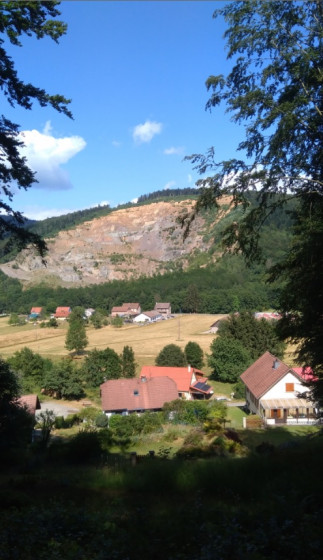 Vue sur la carrière du mont Jean