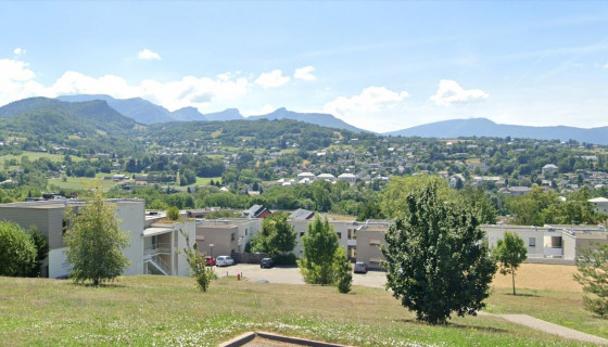 Vue sur la cluse de Chambéry au dessus de la VRU depuis l'Echaud
