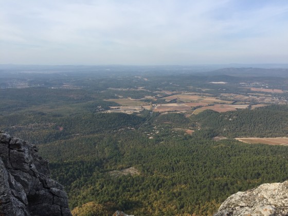 Vue sur la plaine de Tourves depuis la vigie de la Loube