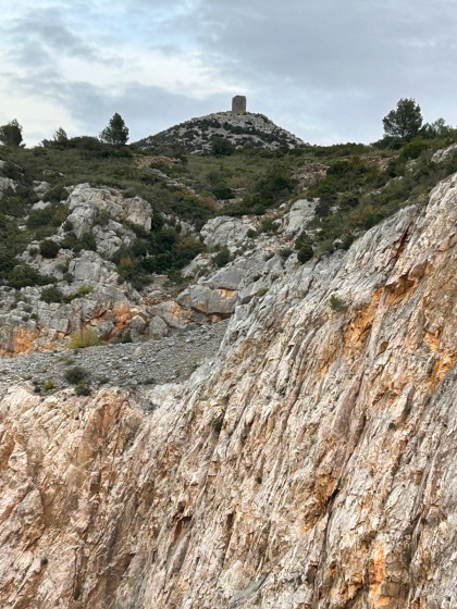 vue sur la tour depuis la carri&egrave;re