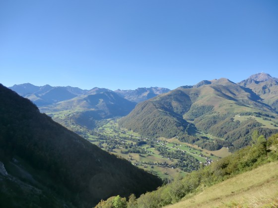 Vue sur la vall&eacute;e de Campan