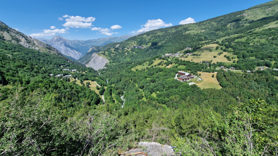 Vue sur la vall&eacute;e de la Maurienne