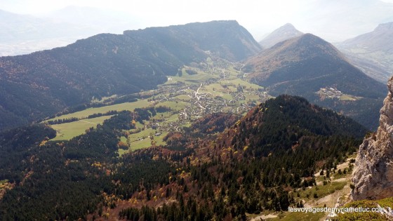 Vue sur la vallée depuis le sommet de Chamechaude