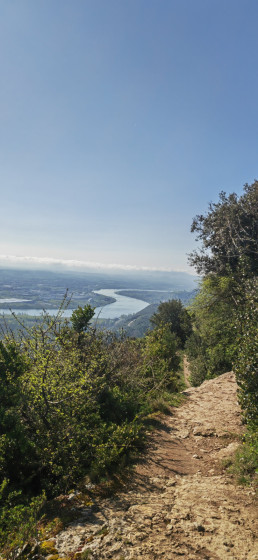 Vue sur la vallée du Rhône depuis crêtes
