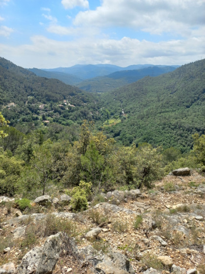 Vue sur la vallée et Les Veyans