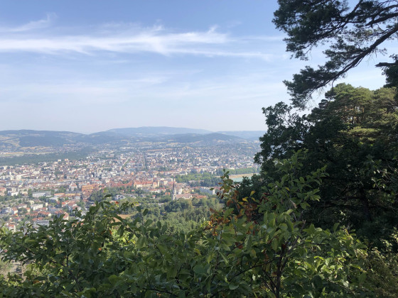 vue sur la ville d'Annecy &agrave; partir des g&eacute;linottes