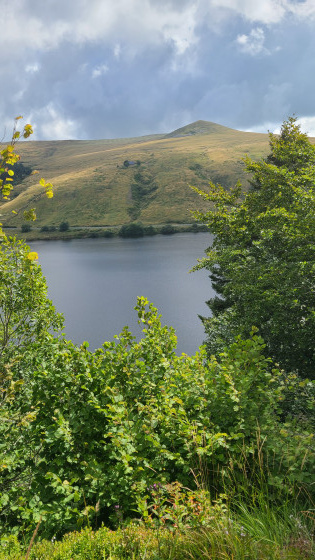 Vue sur lac de Guéry