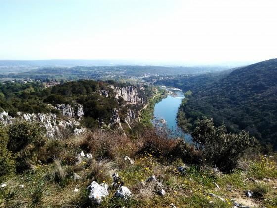 Vue sur Le Gardon au début de la randonnée