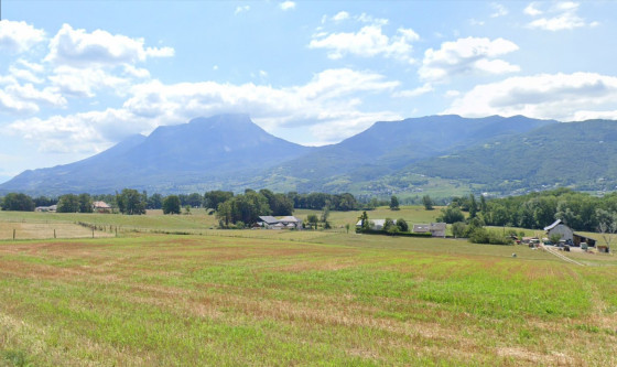 Vue sur le Granier depuis les abords du Marais