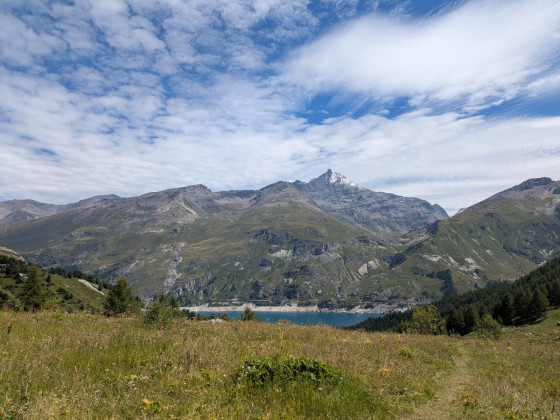 Vue sur le lac de Chevril