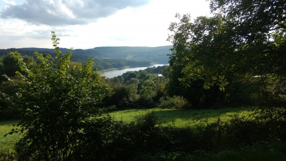 Vue sur le lac de Pannecière