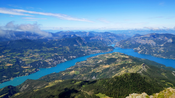 Vue sur le lac de Serre-Ponçon