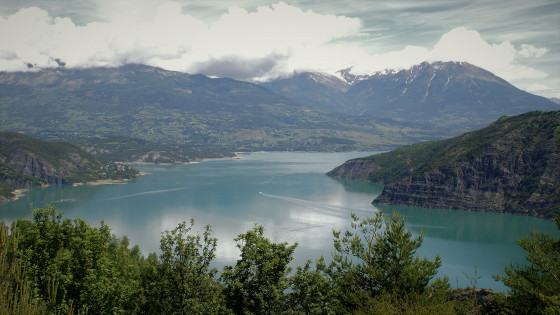 Vue sur le lac de Serre Ponçon