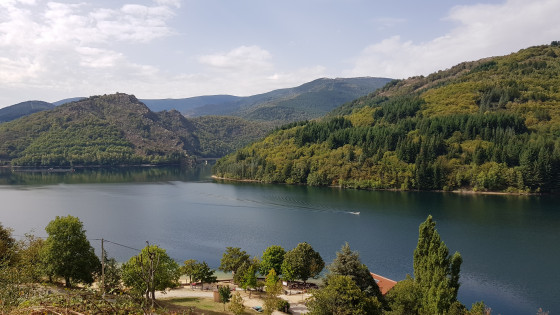 Vue sur le lac de Villefort