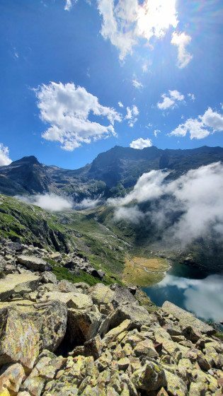 Vue sur le lac Saussat pendant la mont&eacute;e