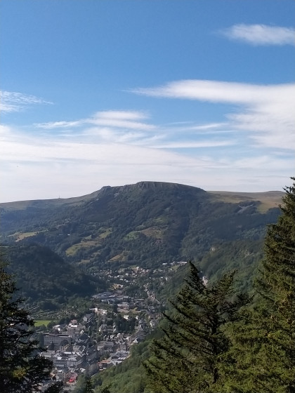 Vue sur le Mont Dore depuis les cr&ecirc;tes