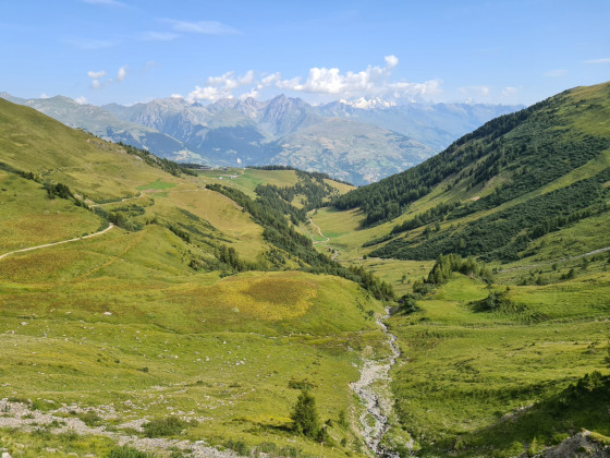 Vue sur le vallon où coule le ruisseau des Frasses