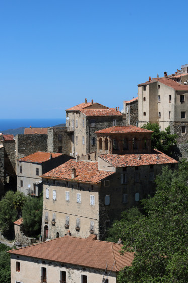 Vue sur le village sur le chemin du retour