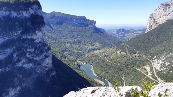 Vue sur les Gorges de la Bourne depuis le sentier en corniche de Moulin Marquis à la porte du Diable