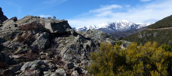 Vue sur les massifs enneig&eacute;s du Haut Vallespir