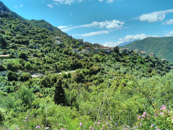 Vue sur les sommets depuis le Monte Grossu 691 m