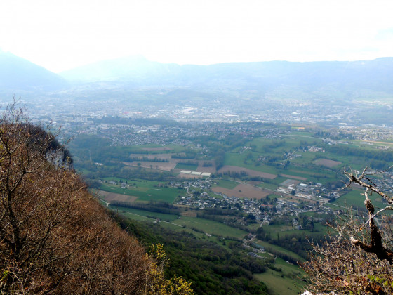 Vue sur Montagny et plus globalement le bassin chamb&eacute;rien.