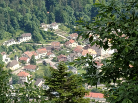 Vue sur Noiraigue