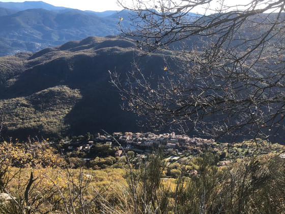 Vue verticale sur le village de Bouyon