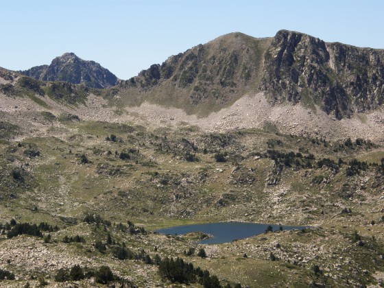Zoom sur le grand lac de Madamète