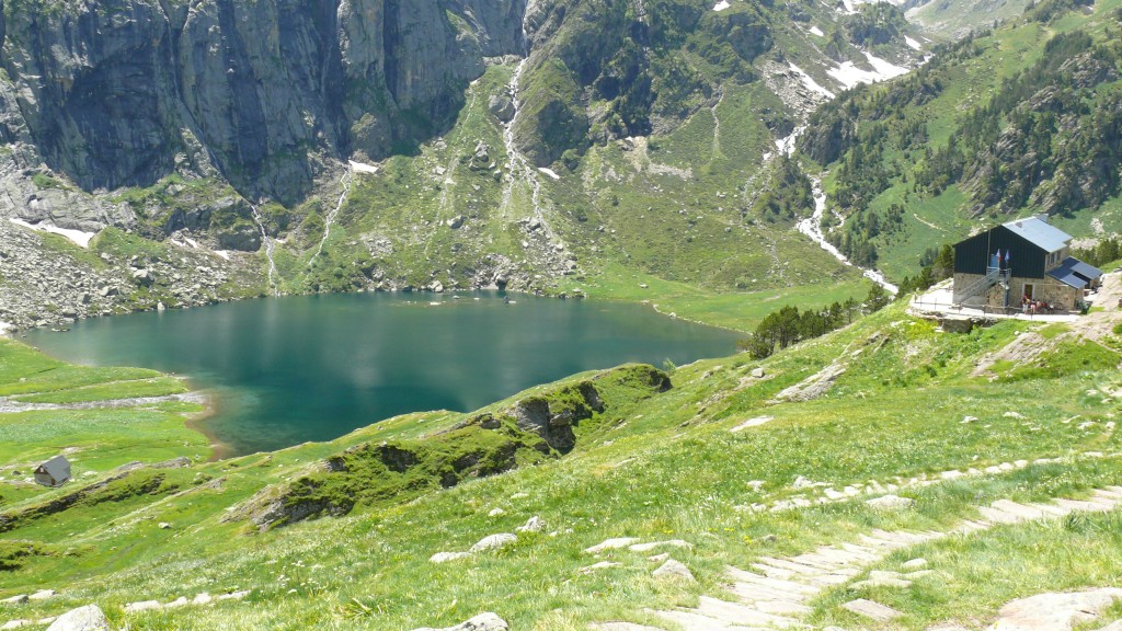 Photo : Lac et refuge d'Espingo