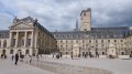 003 – La place de la Libération et le Palais des Ducs et des Etats de Bourgogne - Témoin des Valois
