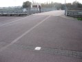 Barrage du plan d'eau, esplanade Mendès France. La borne au sol représente le point 0.