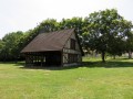Abri pour pique_niquer à l'étang communal de Rouvres-les-Bois