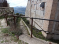 Accès aux douves du fort de Mont Chauve d'Aspremont.