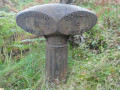 Ancien milepost sur le road-track Drimnin - Dorlin (Doirlinn)