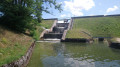 Barrage étang Berthaud, sortie du ruisseau La Fiotte Barrage étang Berthaud, sortie du ruisseau La Fiotte