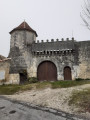 Bâtiment  près de l'église