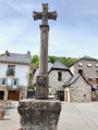 Belle croix sculptée ... Belle croix sculptée ...