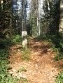 Borne sur le sentier frontière