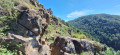 Sentier entre les rochers